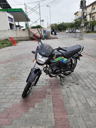 Honda Pridor 2023-2024 | 1st Owner | Lahore Registered | Mint Conditio