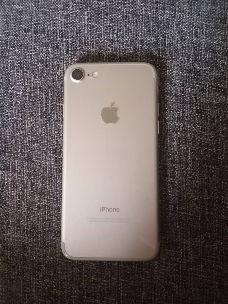 Apple iPhone 7 1