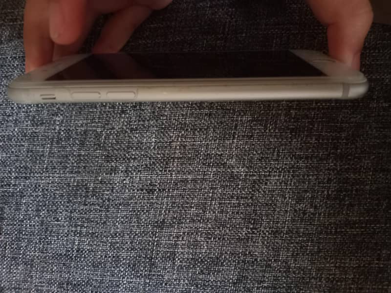 Apple iPhone 7 4