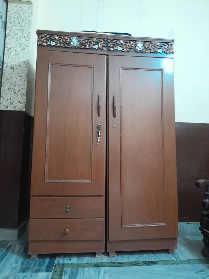 wardrobe 0