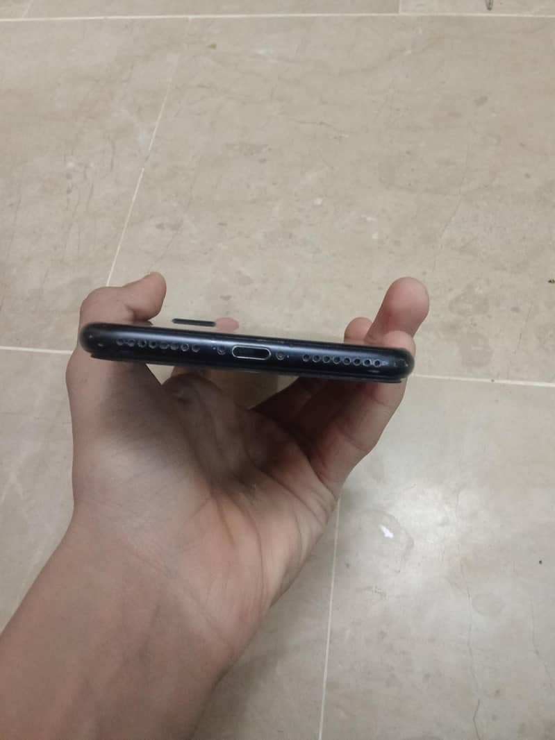 Apple iPhone 7 Plus 3