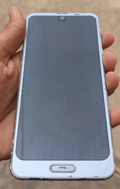 Sharp Aquos R2