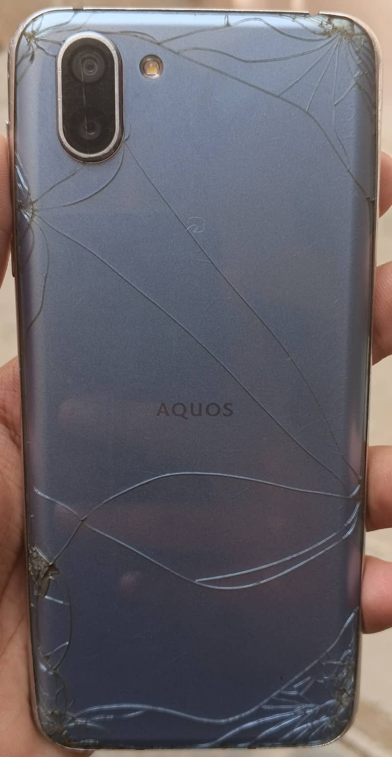Sharp Aquos R2 1