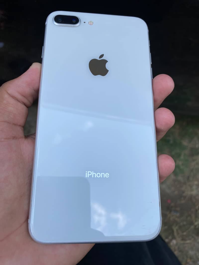 Apple iPhone 8 Plus 0