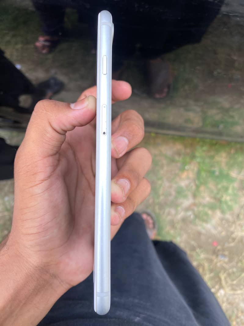 Apple iPhone 8 Plus 2