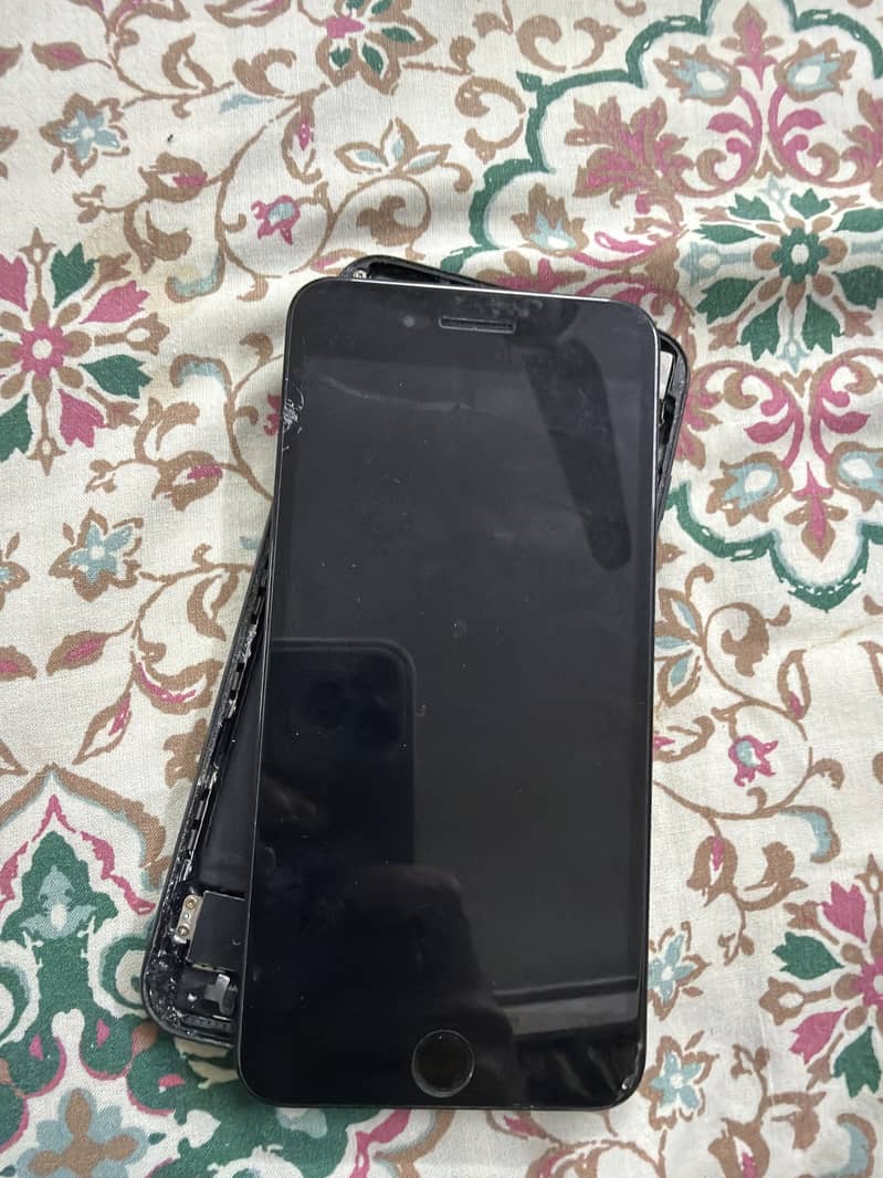 Apple iPhone 7 Plus 0