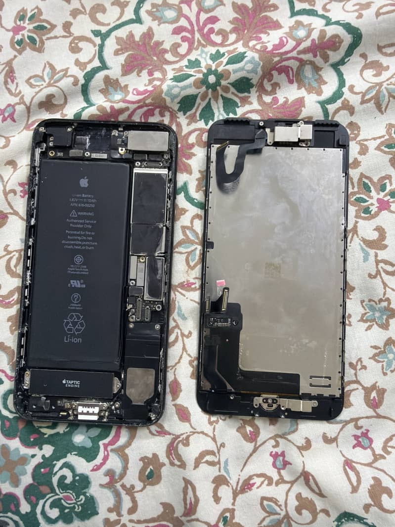 Apple iPhone 7 Plus 1