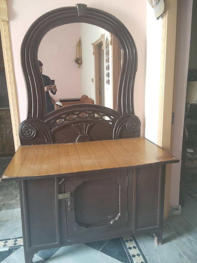 Dressing table 1