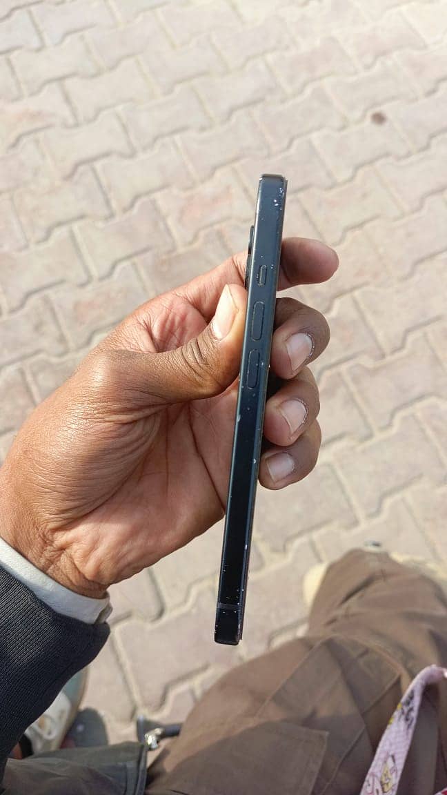 Apple iPhone 15 2