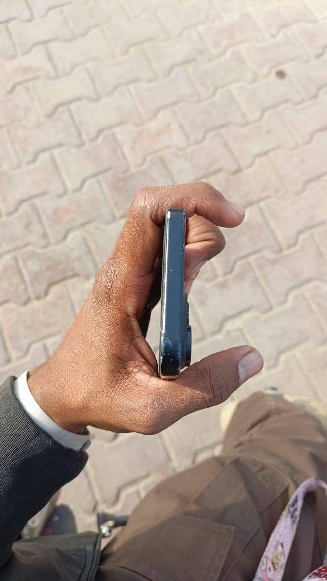 Apple iPhone 15 6