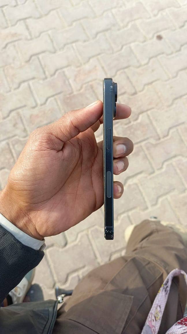Apple iPhone 15 7