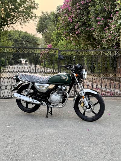 Honda CG-150 only 2000kms driven Matt green special color 2026 model