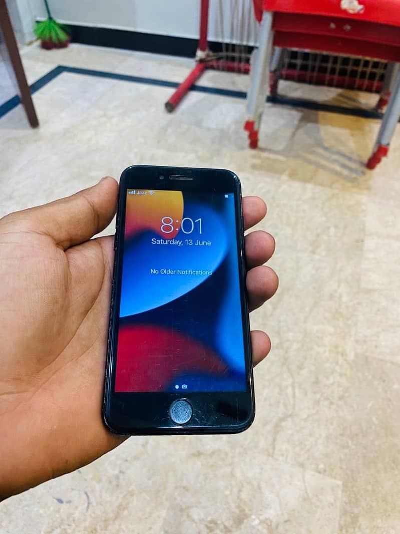 Apple iPhone 7 1