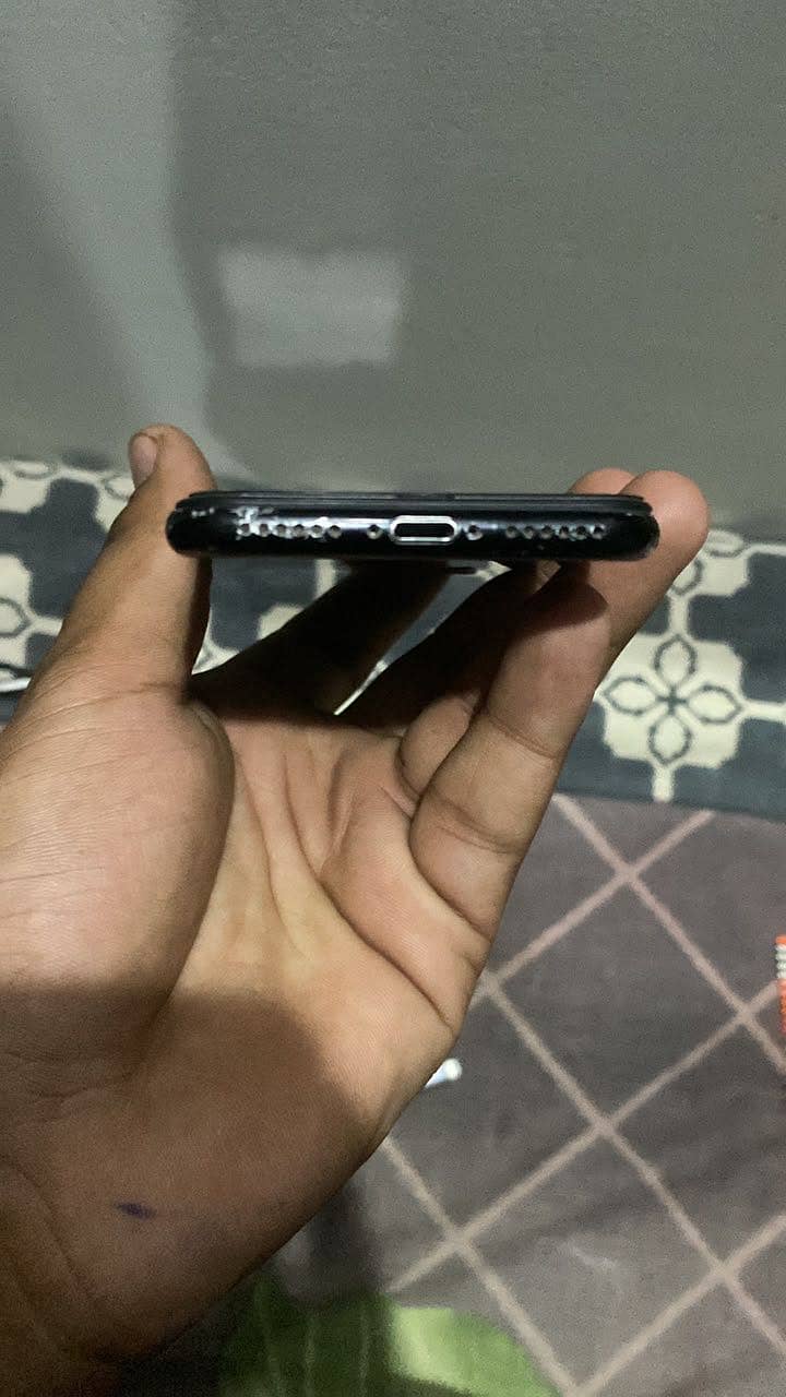Apple iPhone 7 3
