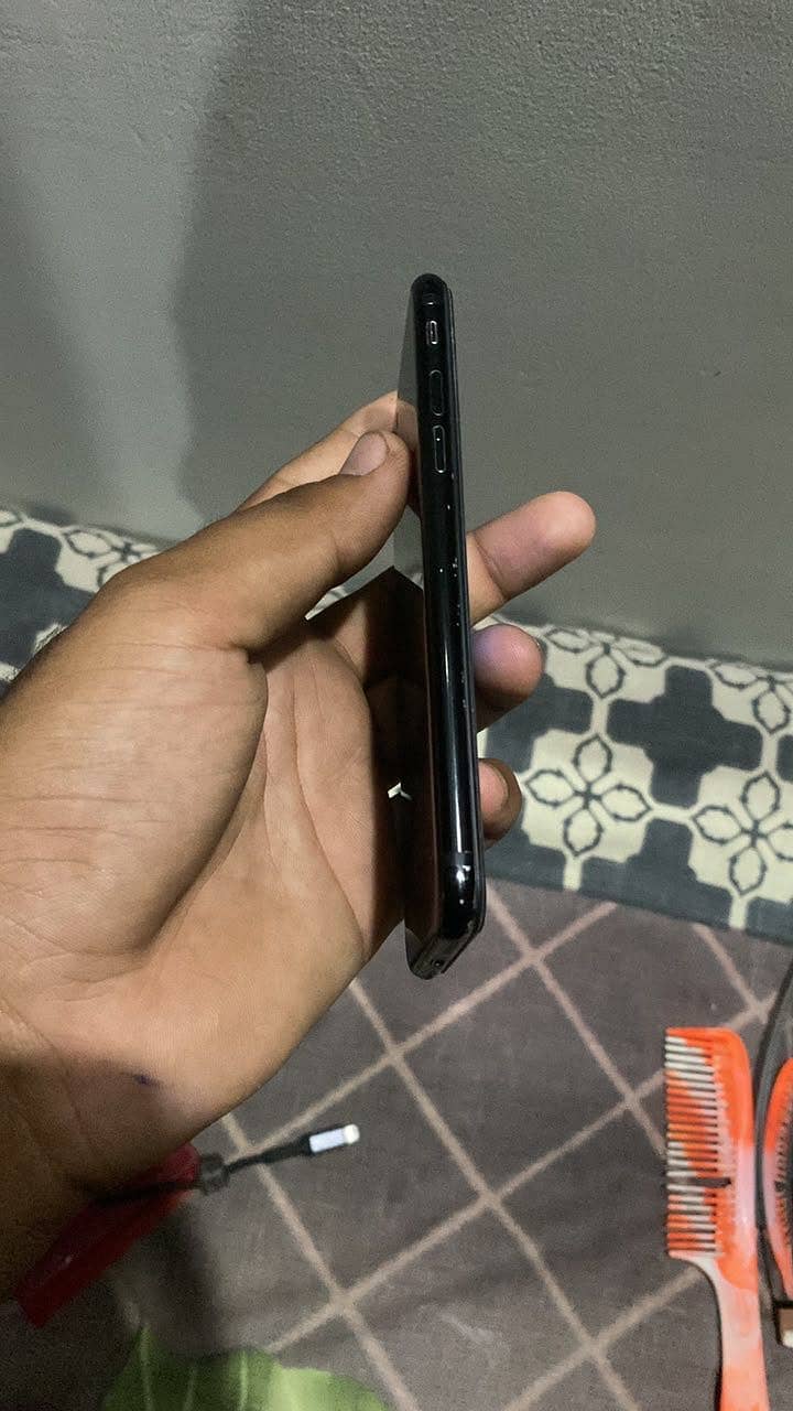 Apple iPhone 7 4