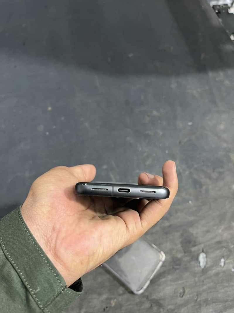 Google Pixel 8 3