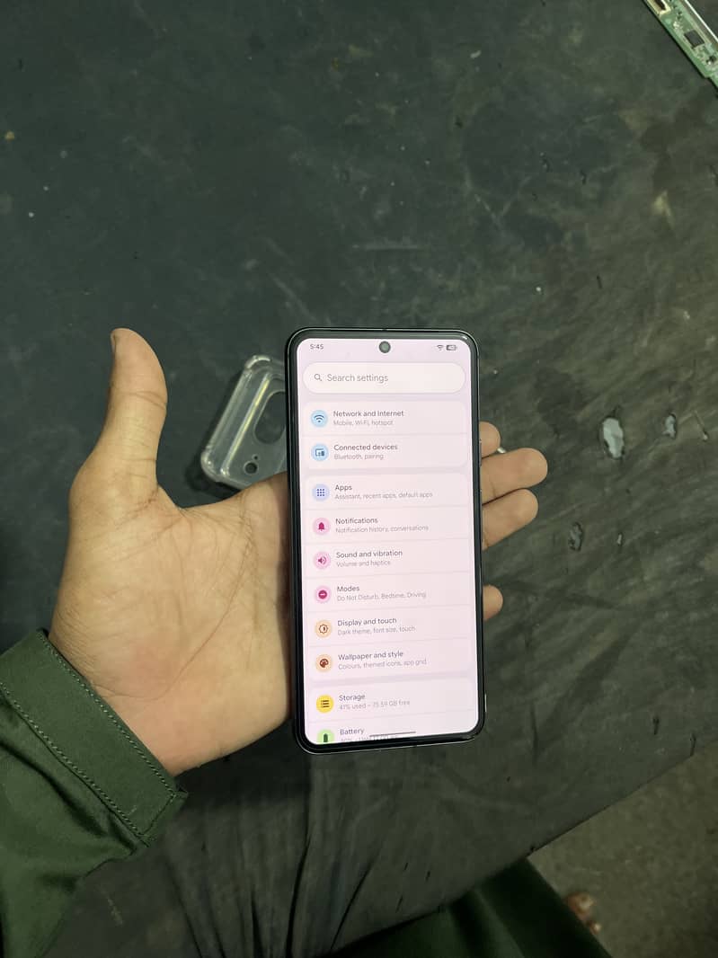 Google Pixel 8 4