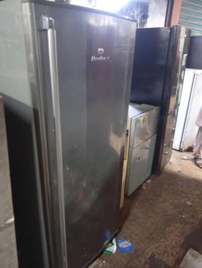 Upright freezer