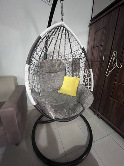 Swing chair in good condition