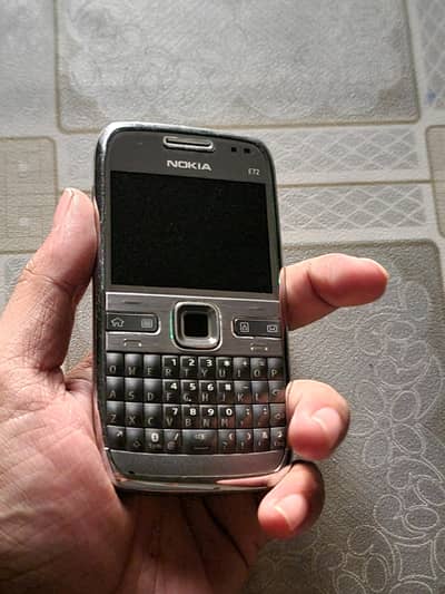 Nokia E72