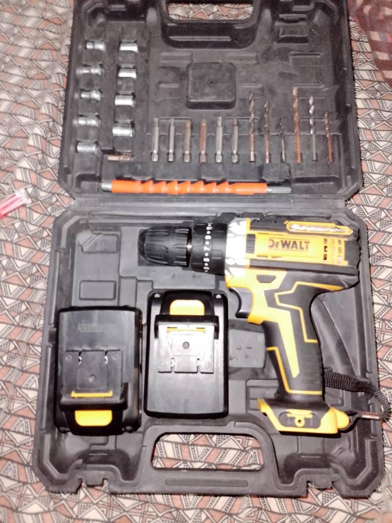 Chargeable drill machine 2