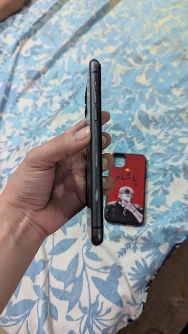 Apple iPhone 11 3