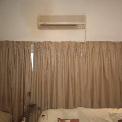 DAIKIN AC 2 ton