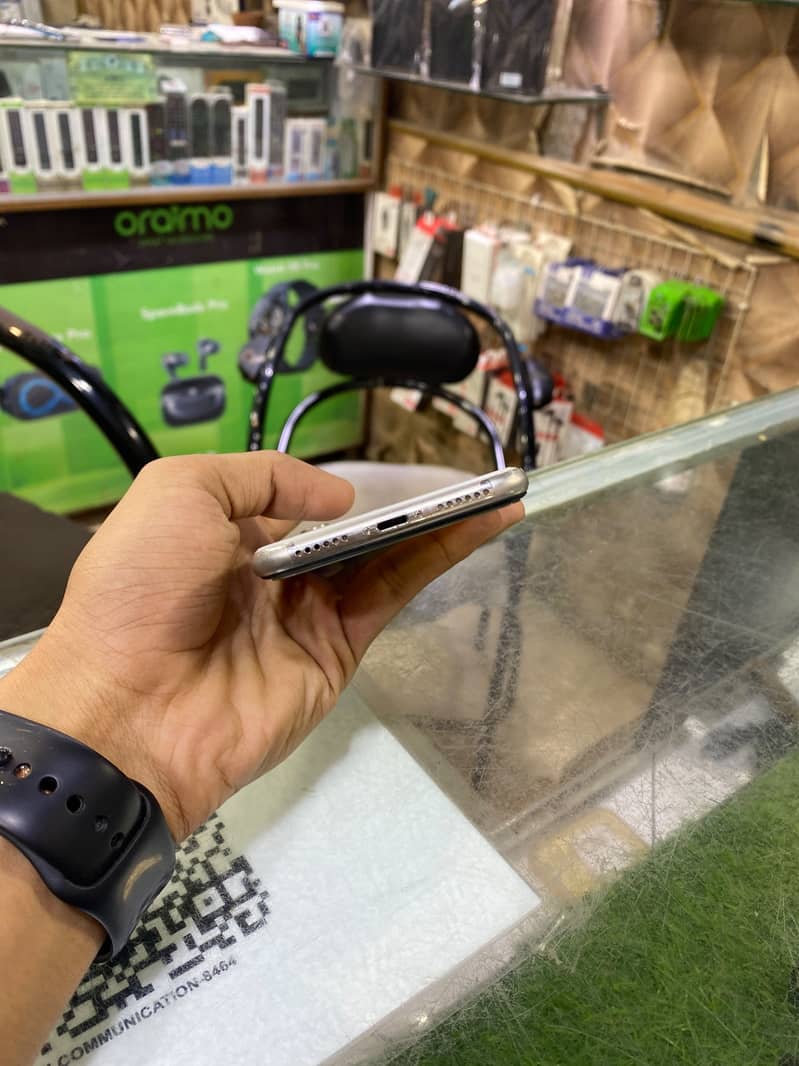 Apple iPhone X 0