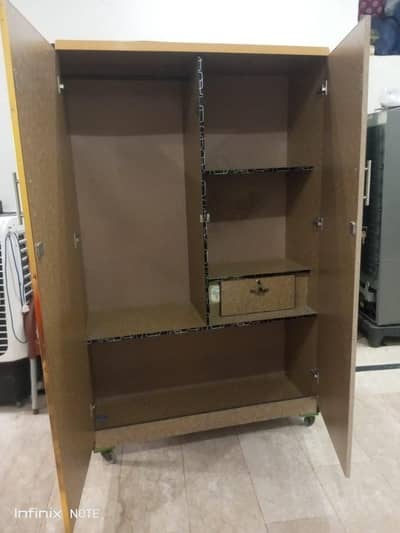 Used Almirah/Almari/Wardrobe