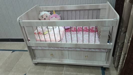 Kids crib for sale