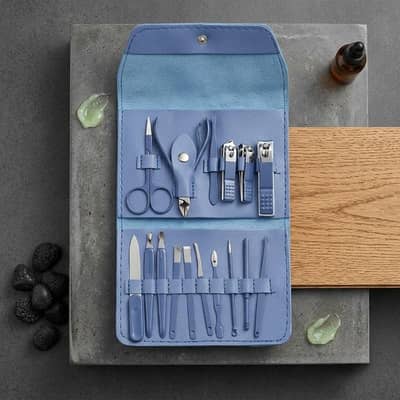 16-in-1 Manicure & Pedicure Grooming Kit - Rs 1500
