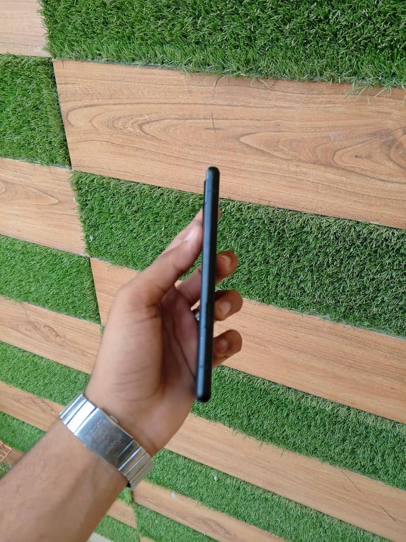 Google Pixel 6a 4