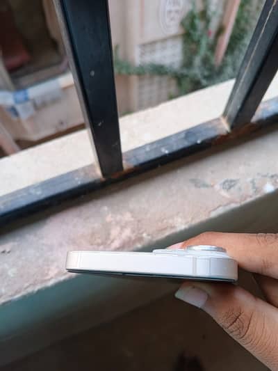 Apple iPhone 14 factory unlocked