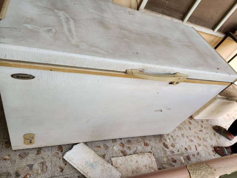 working condition deep freezer 1