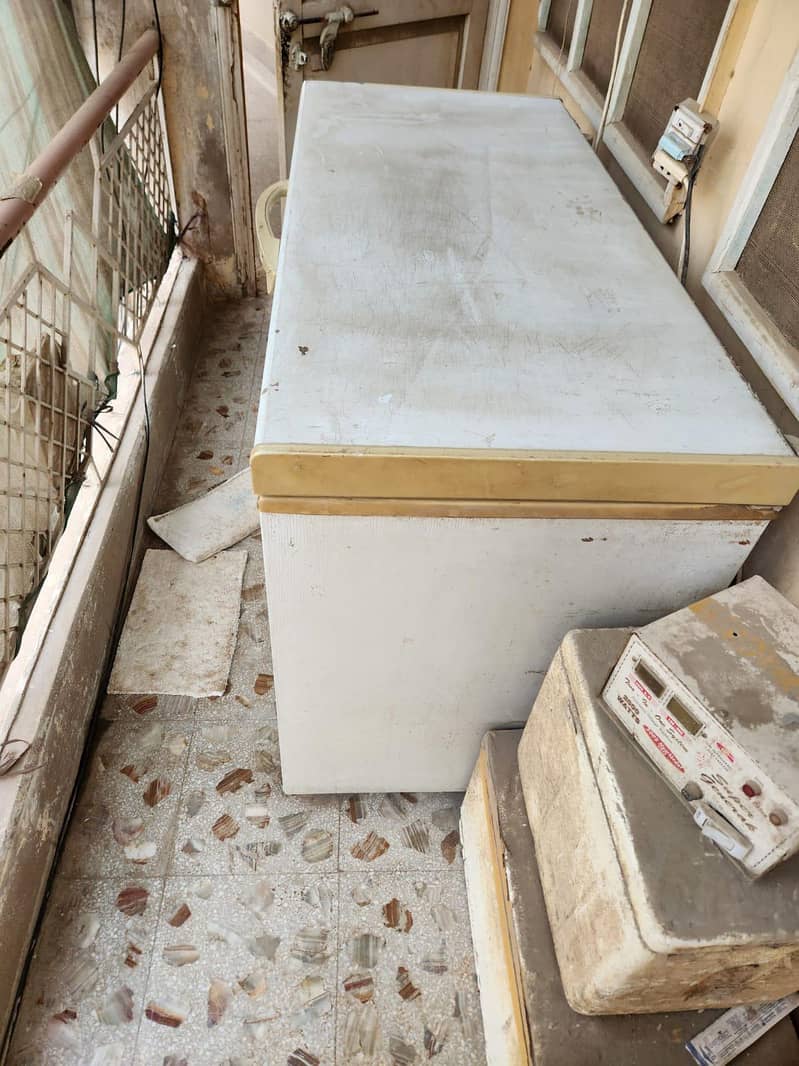 working condition deep freezer 3