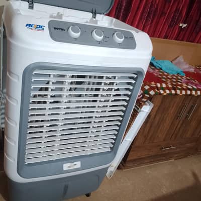 Royal Air cooler 4700 Ac,DC  only  few month use with 3 year warrenty