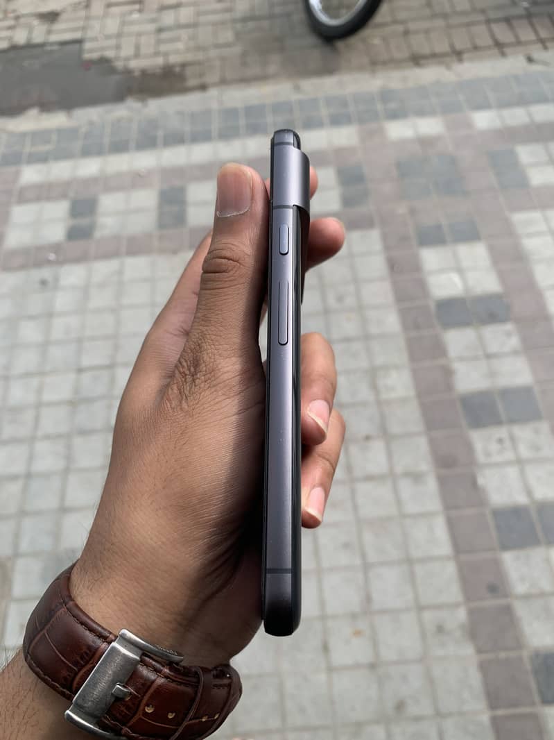 Google Pixel 8 4