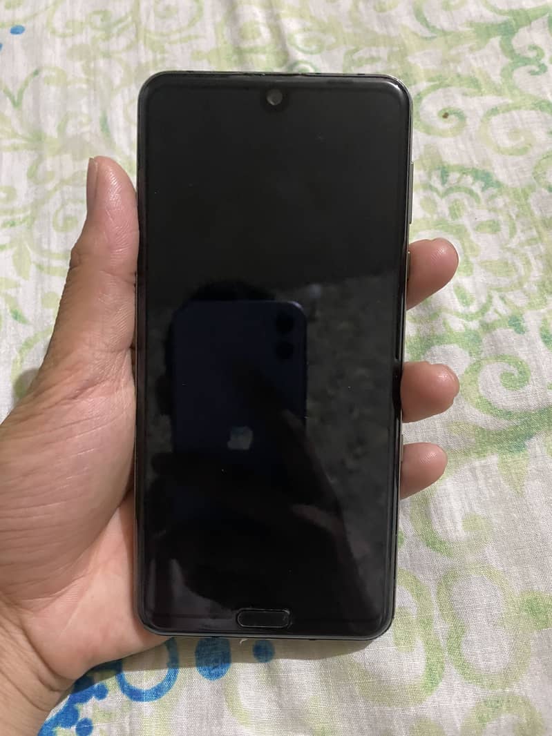 Sharp Aquos R3 with complete gaming kit 4