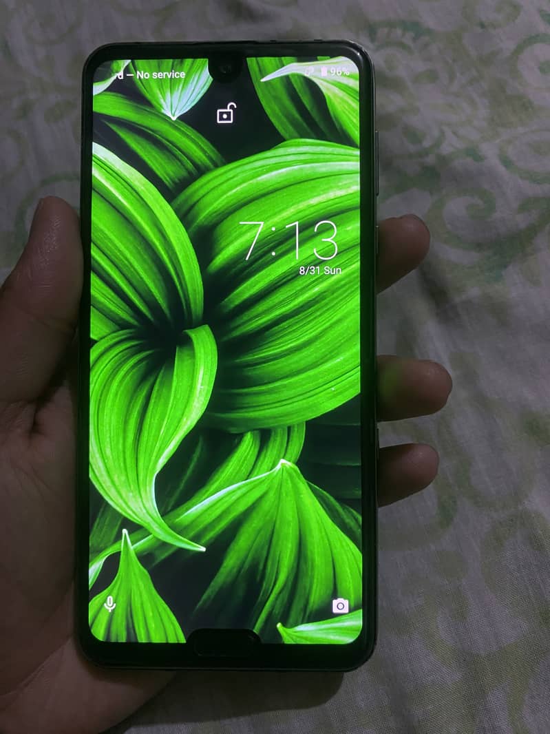 Sharp Aquos R3 with complete gaming kit 9