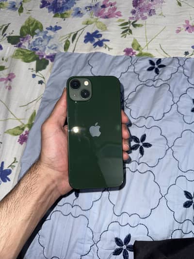 Apple iPhone 13