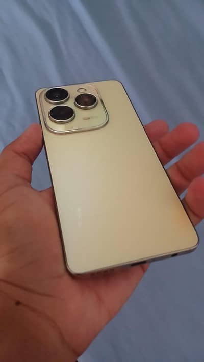 Infinix Hot 40 Pro