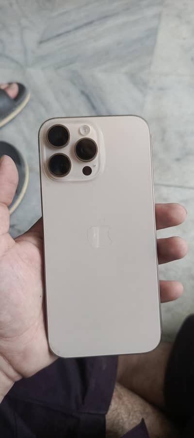 Apple iPhone 16 Pro Max