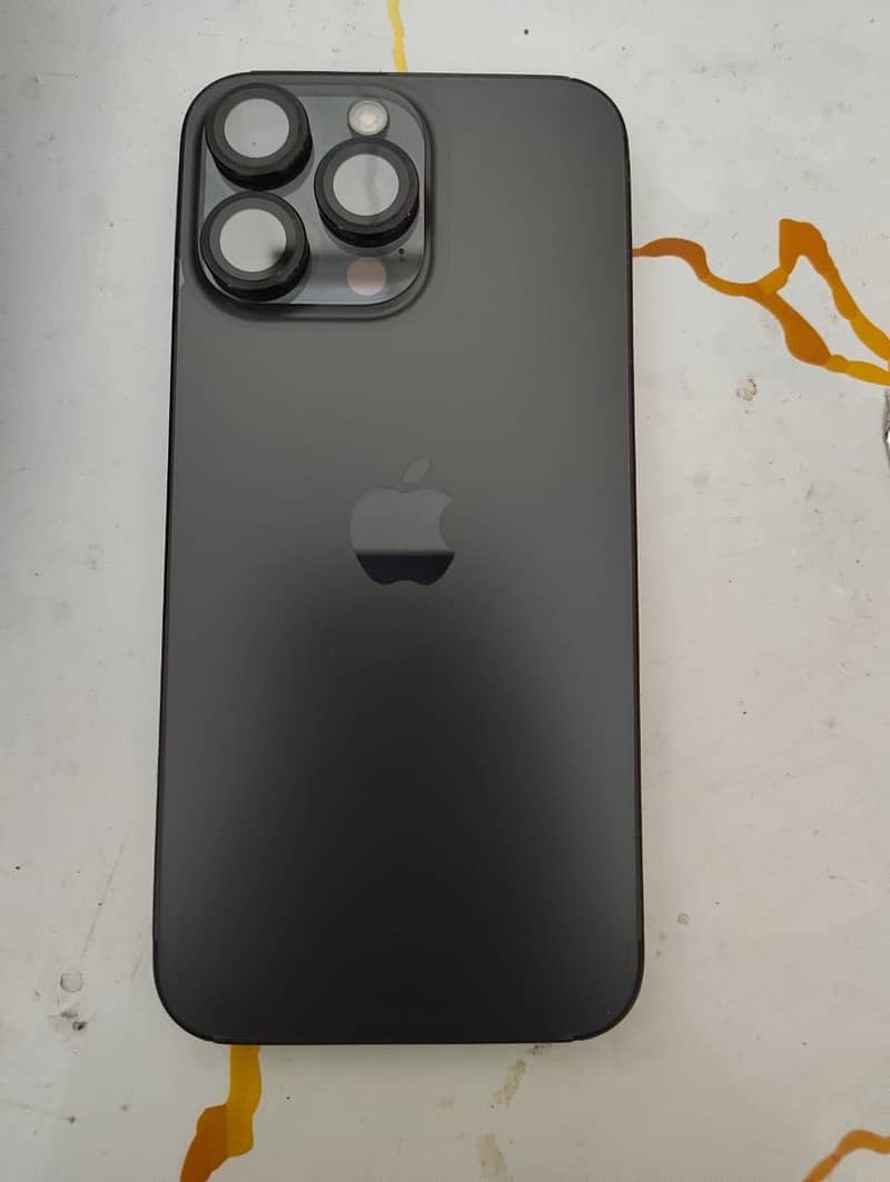 Apple iPhone 15 Pro Max 4