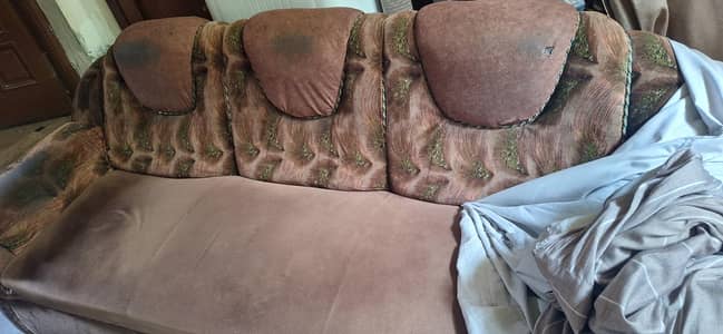 5 seater Sofa good condition urgent sell 03247421800