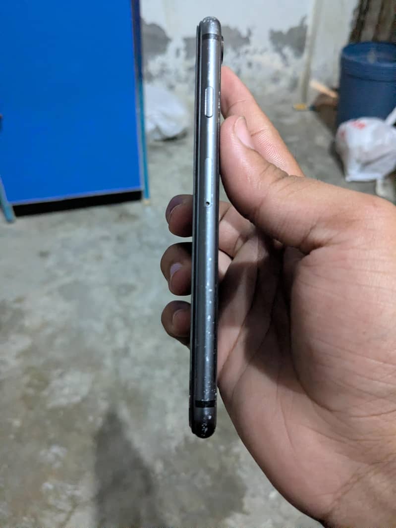 Apple iPhone 8 3