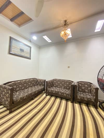 6 Seater Sofa Set in Excellent Condition