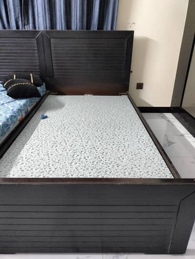 singles bed are for sale without mattress