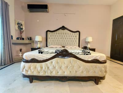 Pure Sheesham Wooden Bed Set, Sleek Chinioti Style
