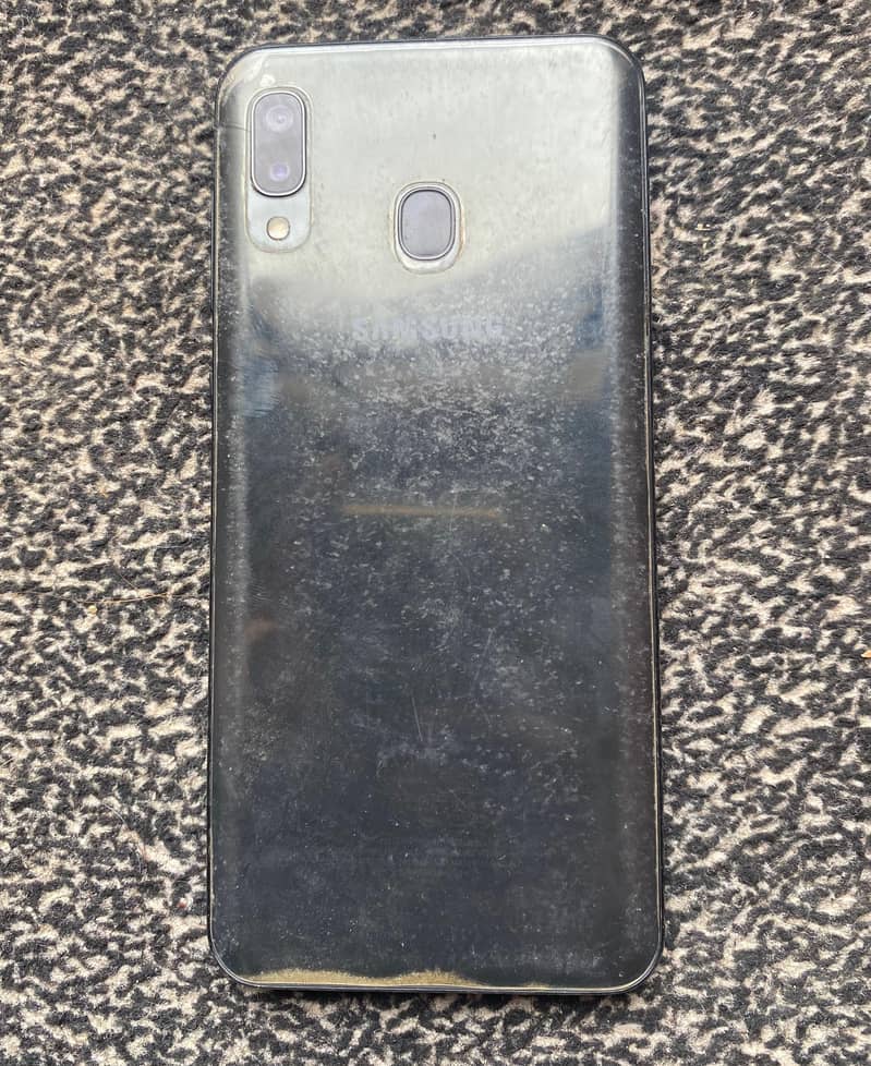 Samsung Mobile A20 3