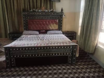 Luxury King Size Wooden Bed Set with 2 Side Tables